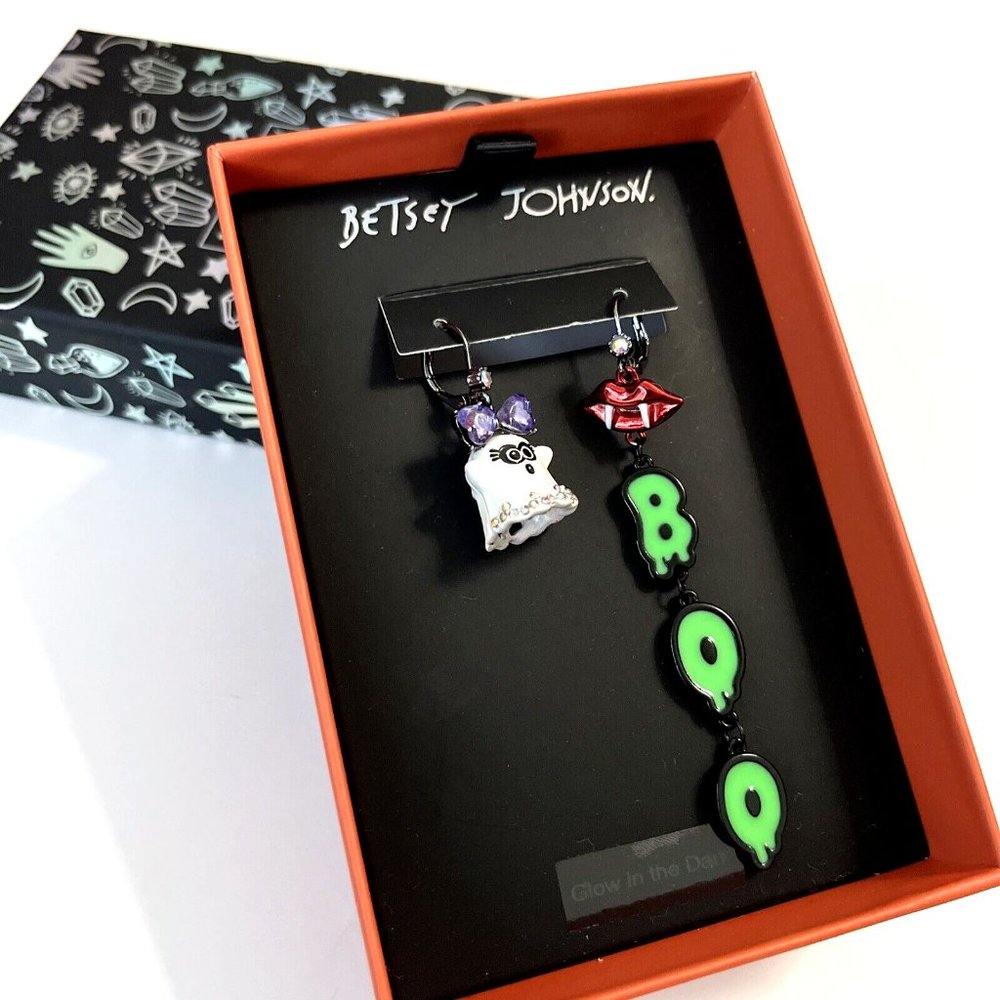 Betsey Johnson Halloween Ghost Vampire Teeth BOO Dangle Earrings NIB